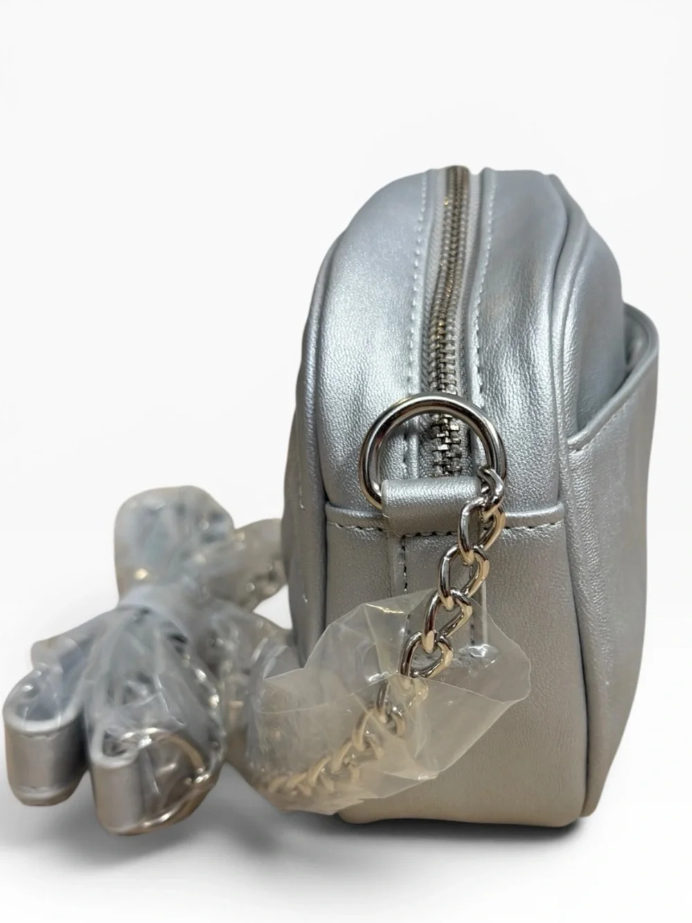 Badgley Mischka Metallic Gray Quilted Camera Bag Chevron Chain Strap New